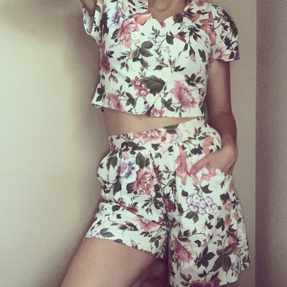 Vintage Pants - 2 pc vintage floral shorts matching set
